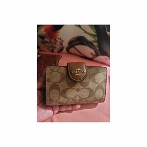 Coach Canvas Signature Wallet